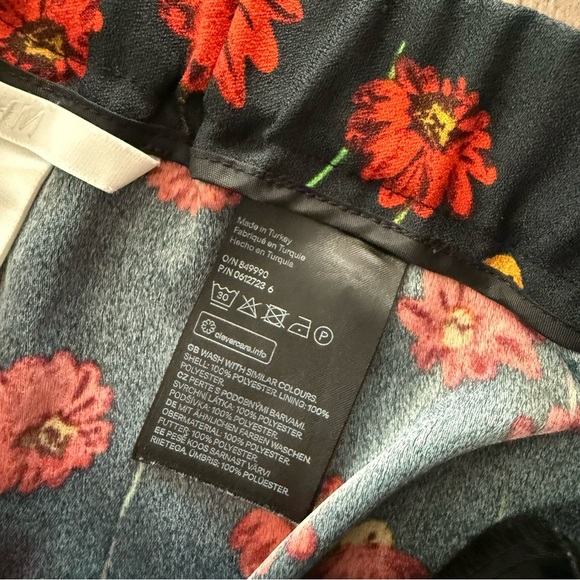 H&M Red Poppies Floral High Waist Straight Leg Trouser Pants - Picture 7 of 7